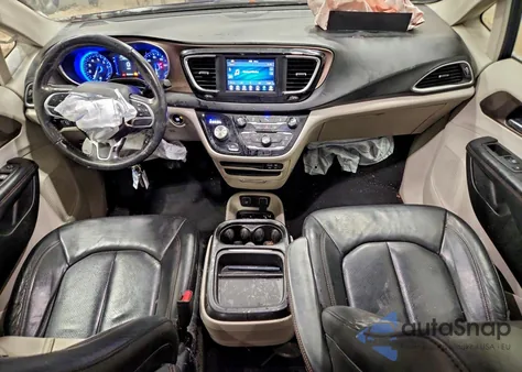 2019 Chrysler Pacifica Touring L z USA, uszkodzony, nr VIN 2C4RC1BG6KR703853
